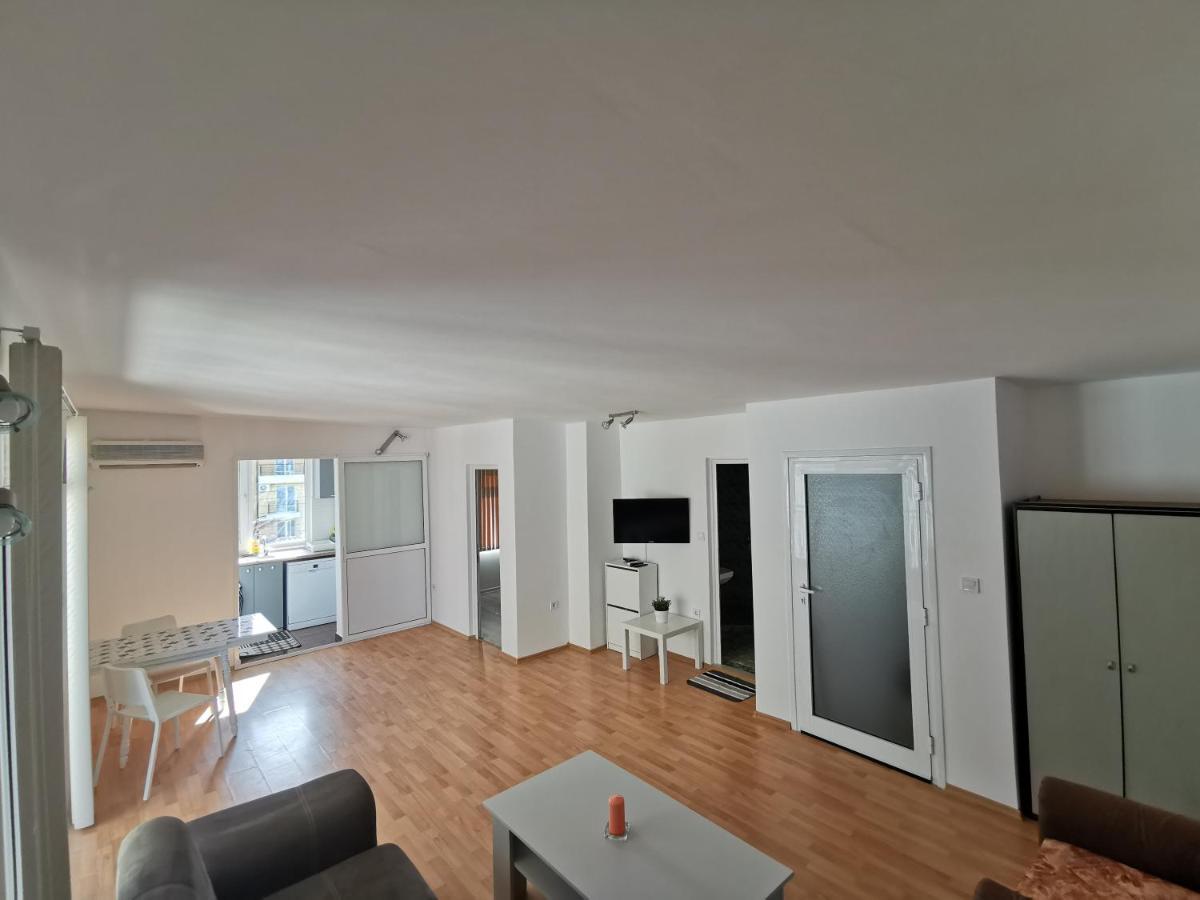 4Th Floor Burgas Exterior photo